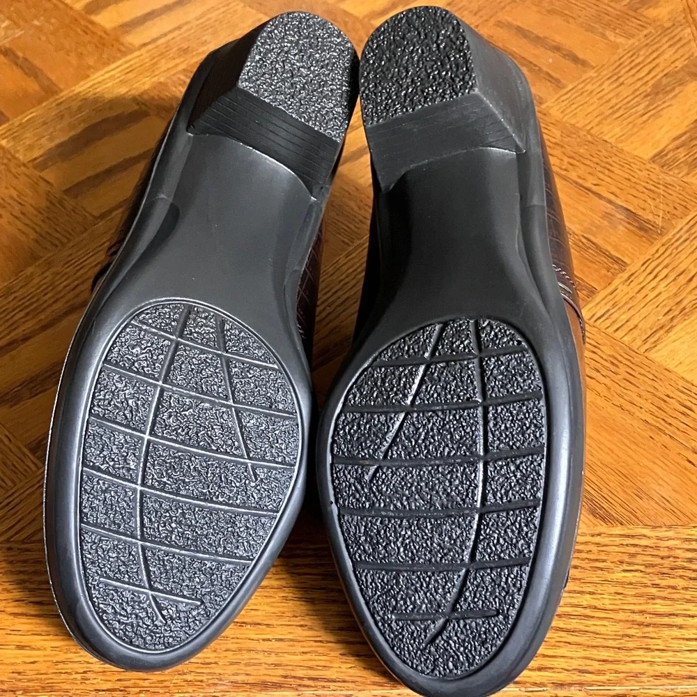 Easy Street Comfort Waves Shoes - Picture 3 of 7